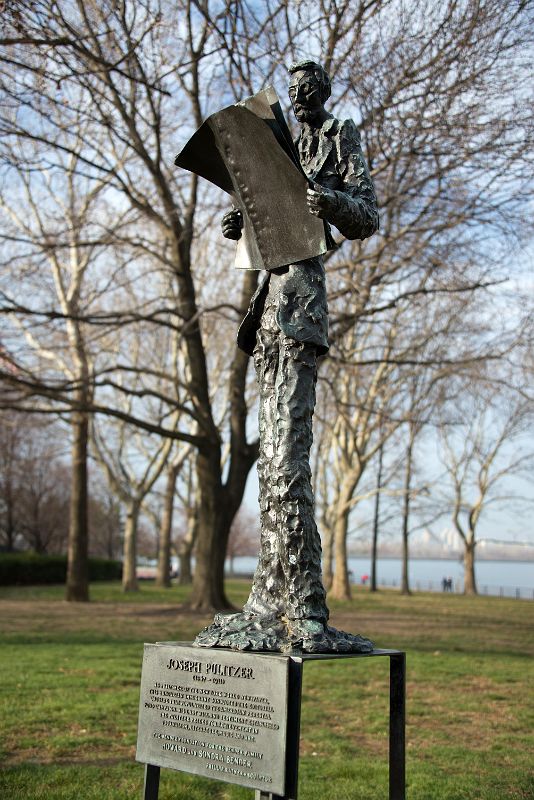 09-05 Statue Of Joseph Pulitzer Who Used His New York World Newspaper To Fundi The Base Of The Statue Of Liberty On Liberty Island